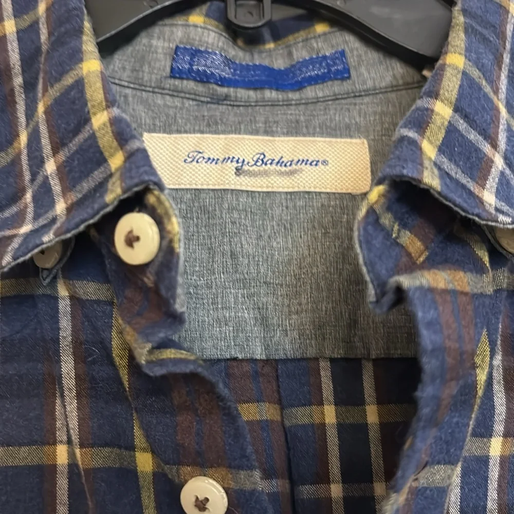 Tommy Bahama men’s shirt size large - Picture 5 of 5